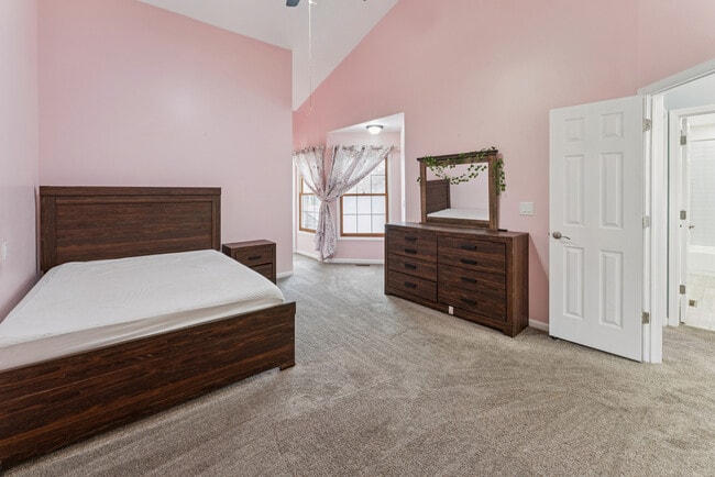 Building Photo - 310 Spring Creek Cir