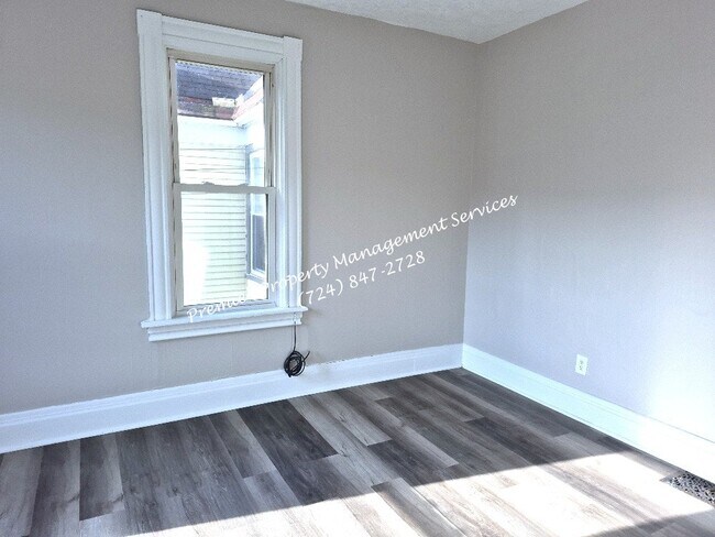 Building Photo - 1525 3rd Ave