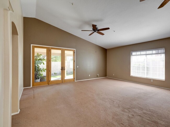 Building Photo - 3 bd 2 bth 2120 sq ft in stonehaven in scottdale