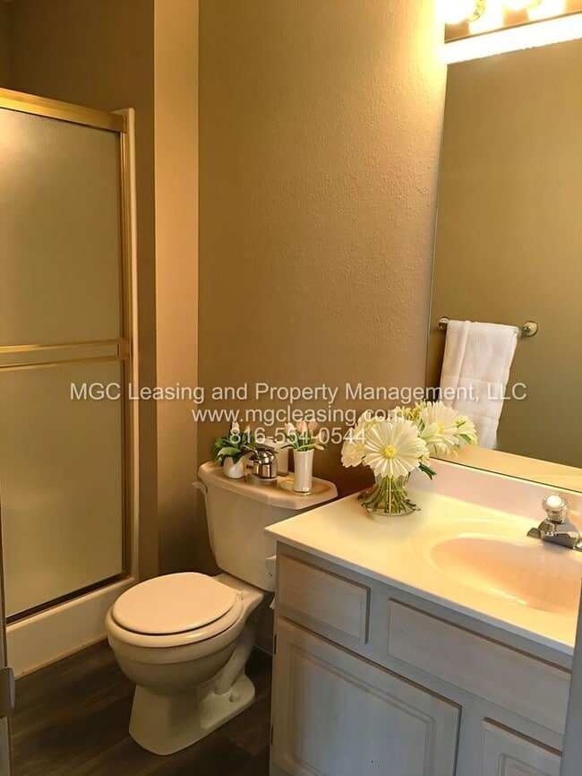 Building Photo - SOUTH GARDEN TOWNHOMES - Pet Friendly!