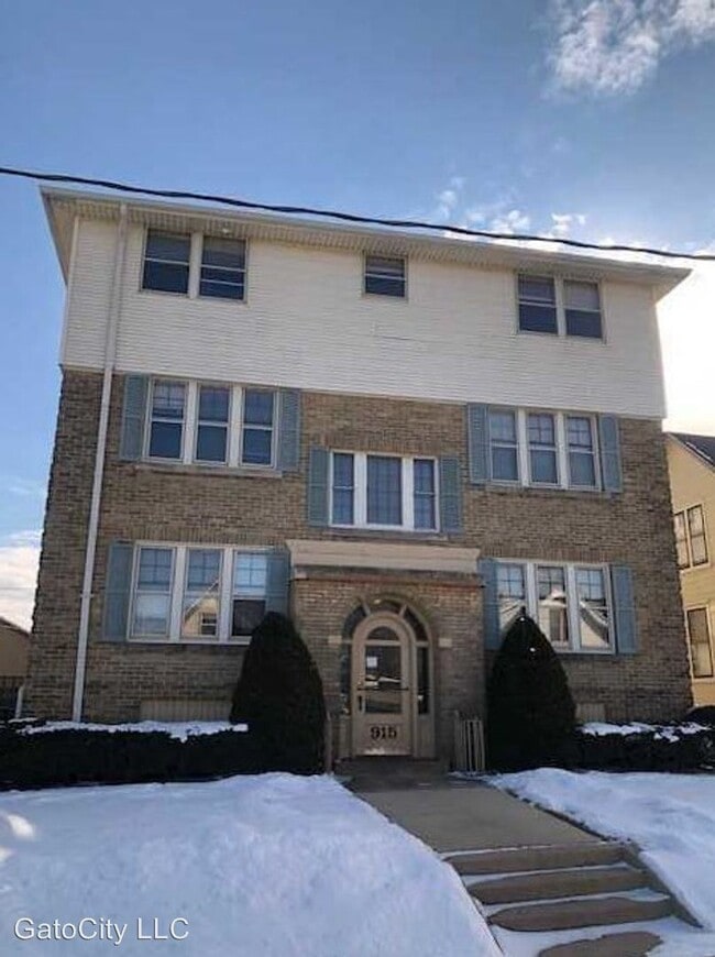 Primary Photo - 915 Minnesota Ave