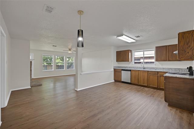 Building Photo - 2460 Mallory Ln