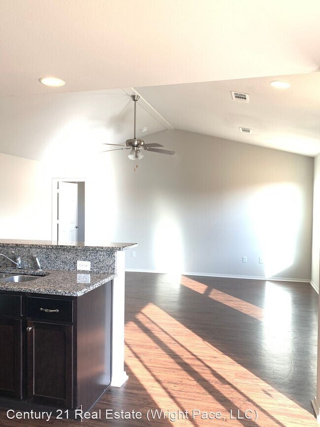 Building Photo - 3 br, 2 bath House - 4724 Bedrock