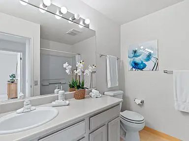 Building Photo - 1 Surf Way