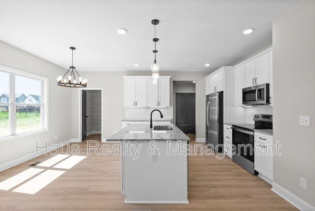 Building Photo - 248 Bluebell Dr