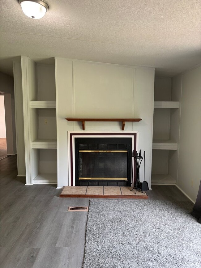 Building Photo - Wedgefield Community