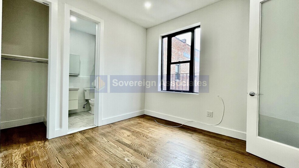 Building Photo - 45 Tiemann Pl