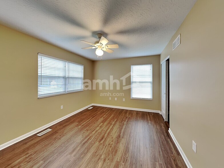 Building Photo - 2058 River Birch Dr