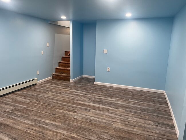 Building Photo - 7 Maple Ridge Rd