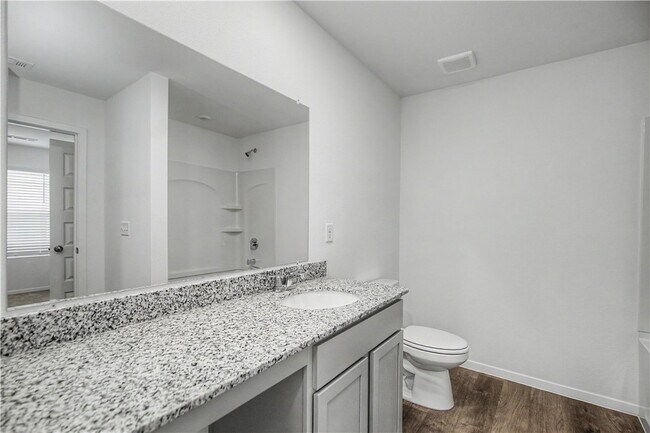 Building Photo - 406 W Cloud Dr