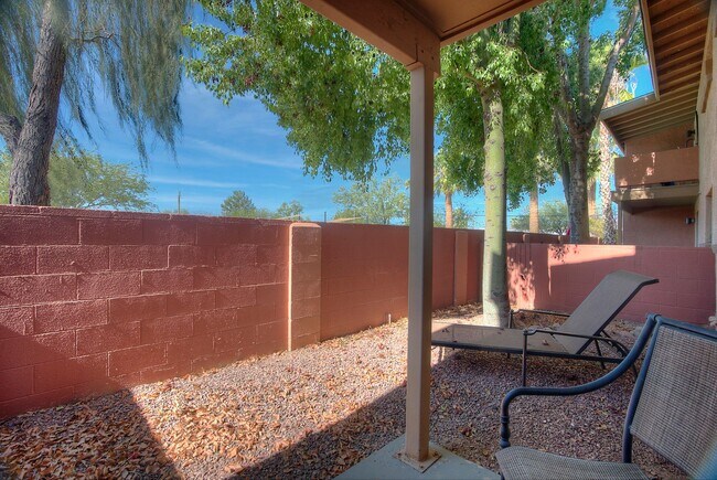Building Photo - Live Smart & Stylish in This 2-Bedroom Urb...