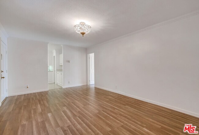 Building Photo - 2308 Schader Dr