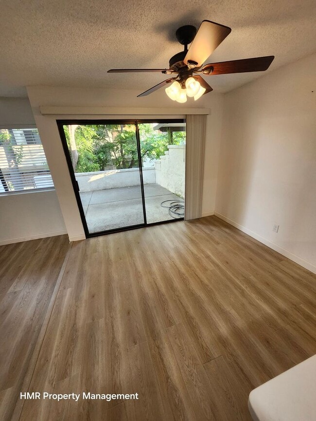 Building Photo - Beautiful 3-Bed, 3-Bath Condo in Prime Cla...