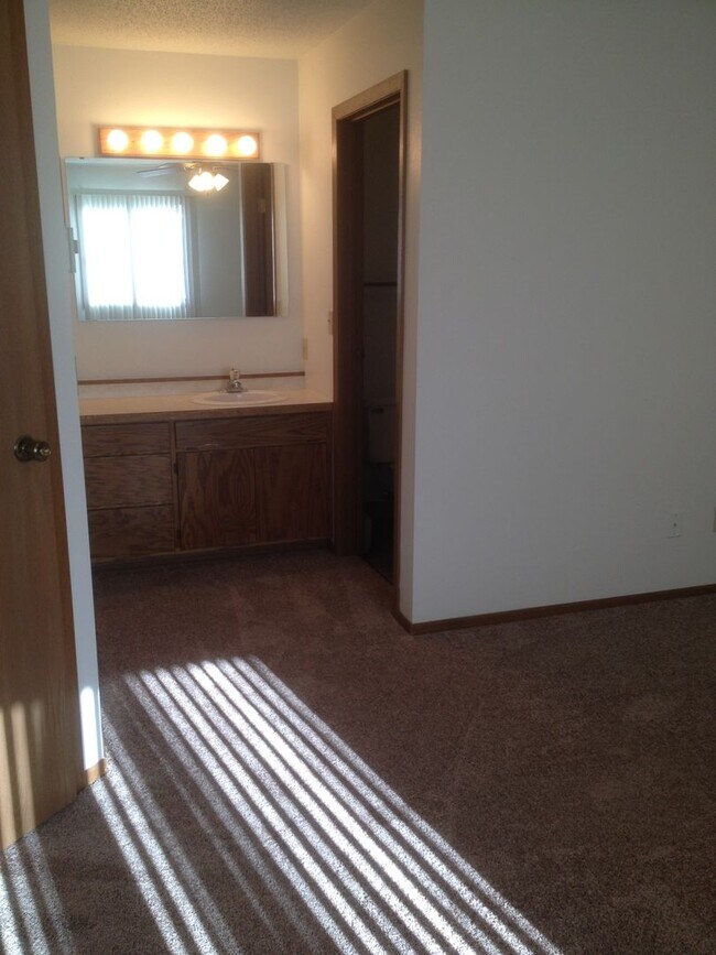 Interior Photo - 1208 28th Ave S