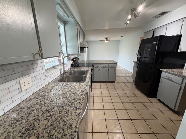 Building Photo - Indialantic 2 Bedroom Home with 2 car garage!
