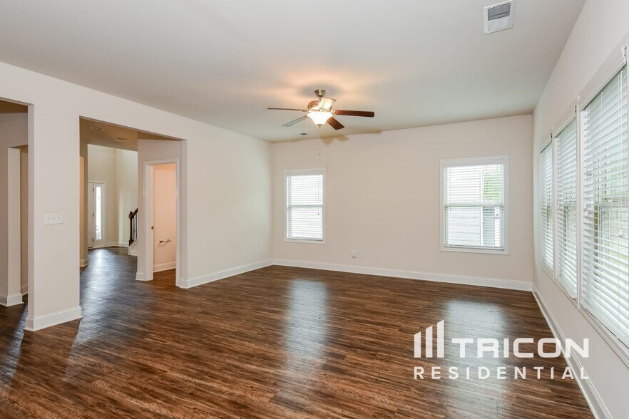 Building Photo - 97 Ireland Ln