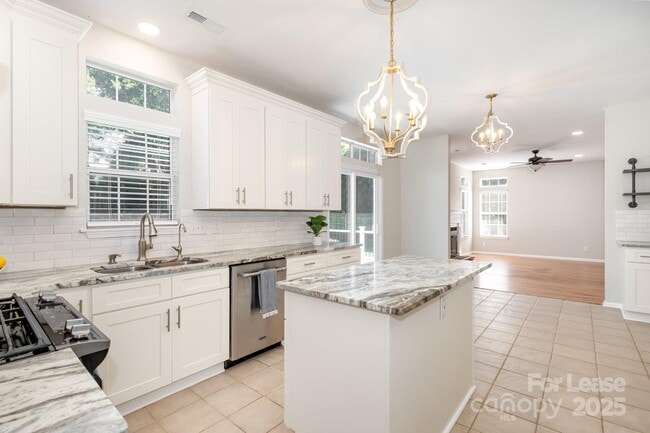 Building Photo - 111 Monterey Dr