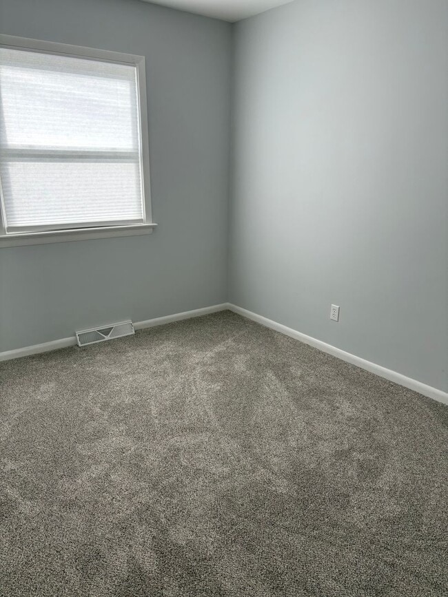 Building Photo - 3 Bedroom/1 Bath home for Rent