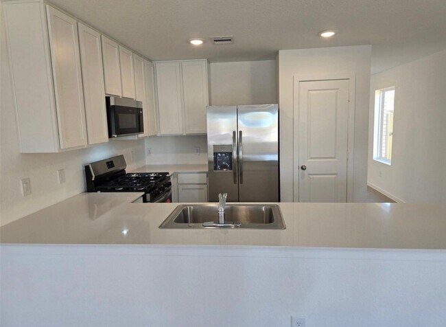 Building Photo - 14872 N Ascot Bnd Cir