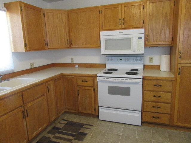 Building Photo - 954 Orchard Ave
