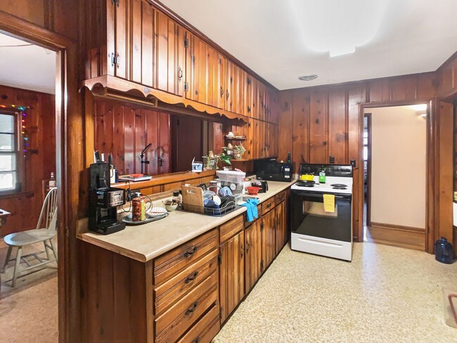 Building Photo - 3004 4th Ct E