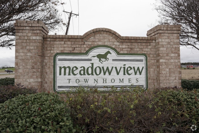 Building Photo - Meadowview Townhomes