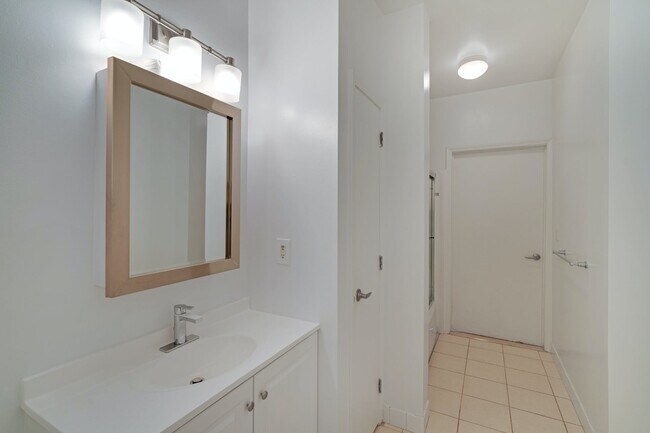 Building Photo - 26 Ave at Port Imperial