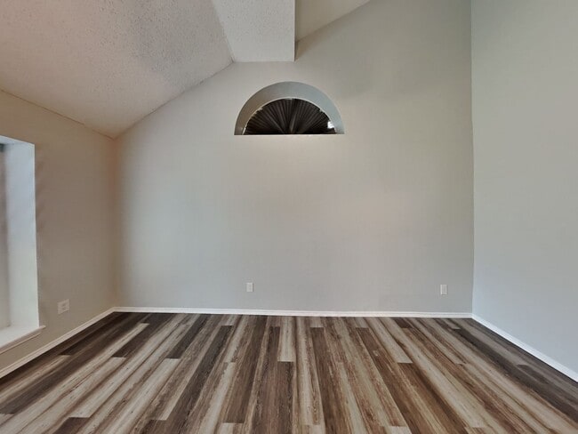 Building Photo - Beautiful 4BR Home in Denton with Fireplace, Fenced Yard & Garage