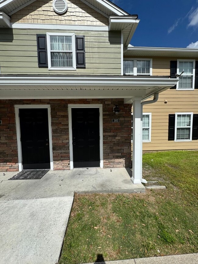 Building Photo - First 2 weeks free offer