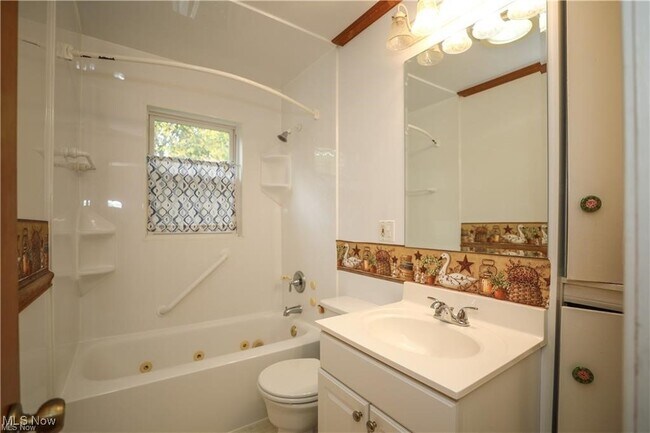 Building Photo - 703 Avondale St