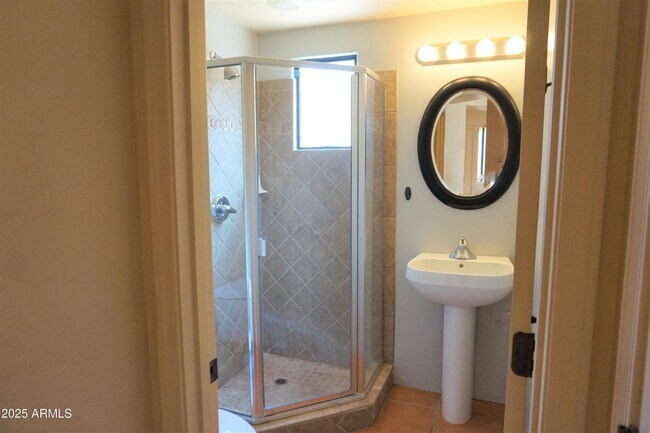 Building Photo - 950 Leonard Wood St