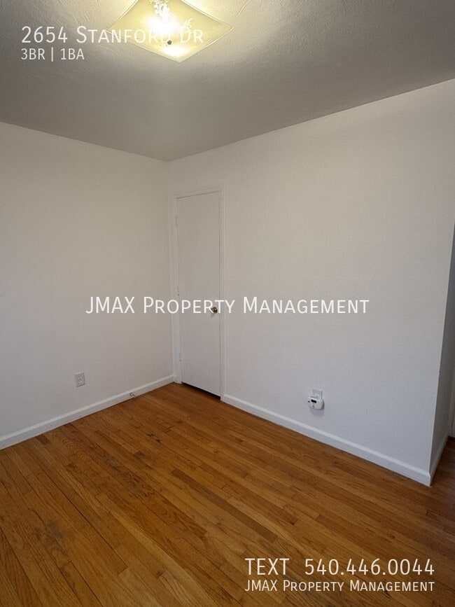 Building Photo - 2654 Stanford Dr