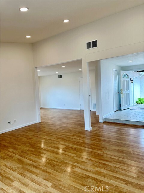 Building Photo - 27462 Vía Olmo