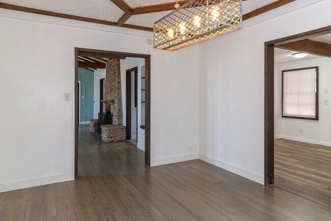 Building Photo - 3940 Hubert Ave