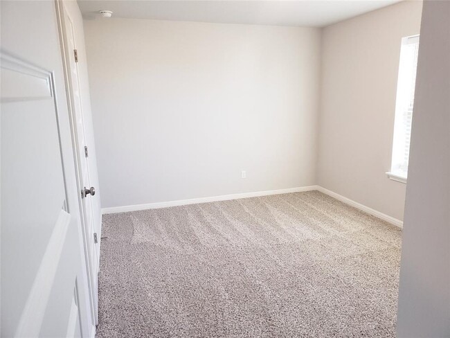 Building Photo - 124 Peruvian Ln