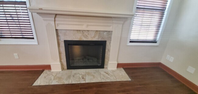 Building Photo - Spectacular!