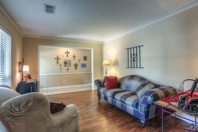 Building Photo - 12439 Piping Rock Dr
