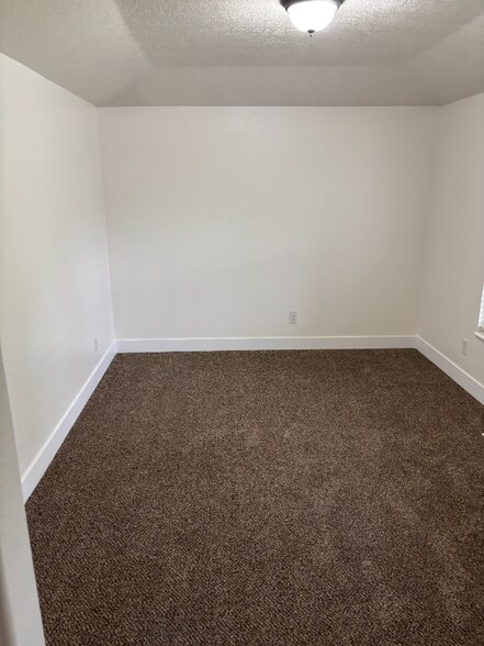 Building Photo - 457 S 1810 W