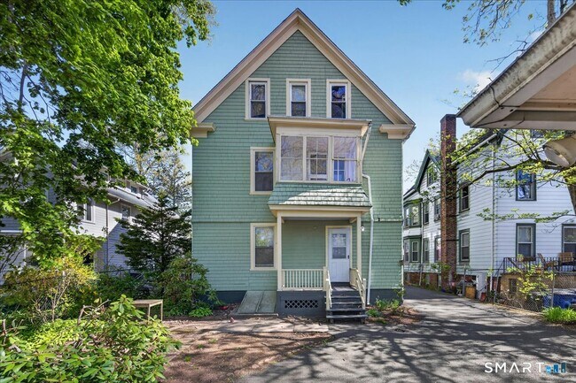 Building Photo - 114 Canner St