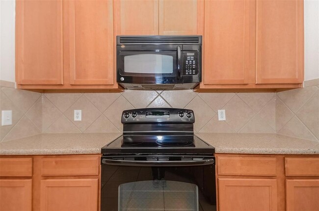 Building Photo - 25835 Orchard Knoll Ln