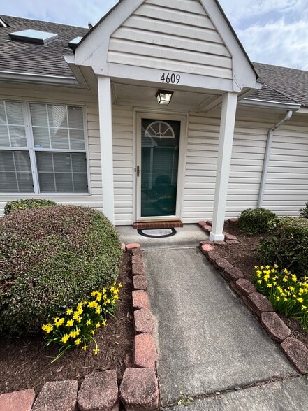 Building Photo - 4609 Olde Stone Way