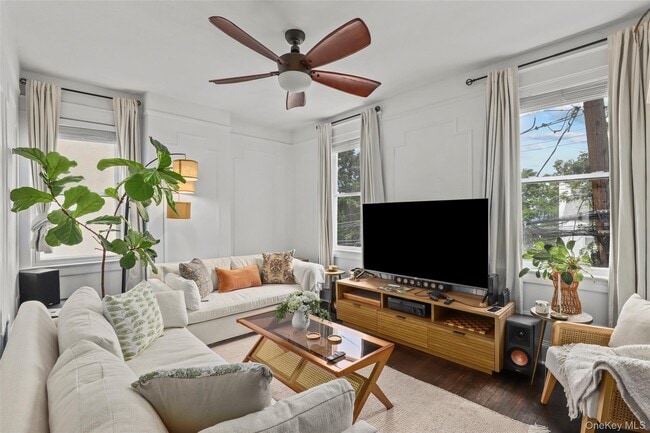 Building Photo - 40 Main St