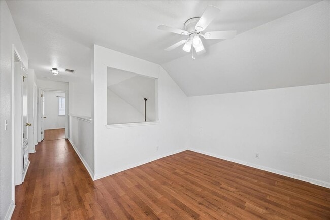 Building Photo - 124 Lago Grande Dr