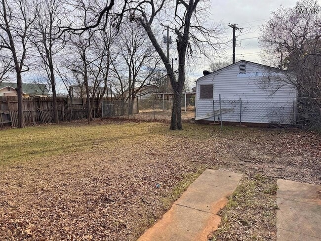 Building Photo - 2209 Talunar Ln