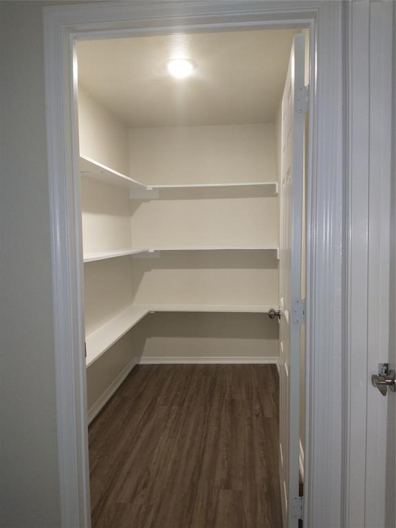 Building Photo - 258 Rosewood Dr