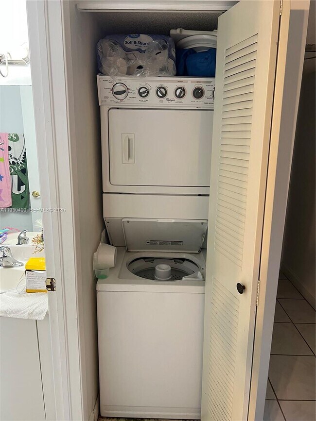 Building Photo - 14911 SW 80th St