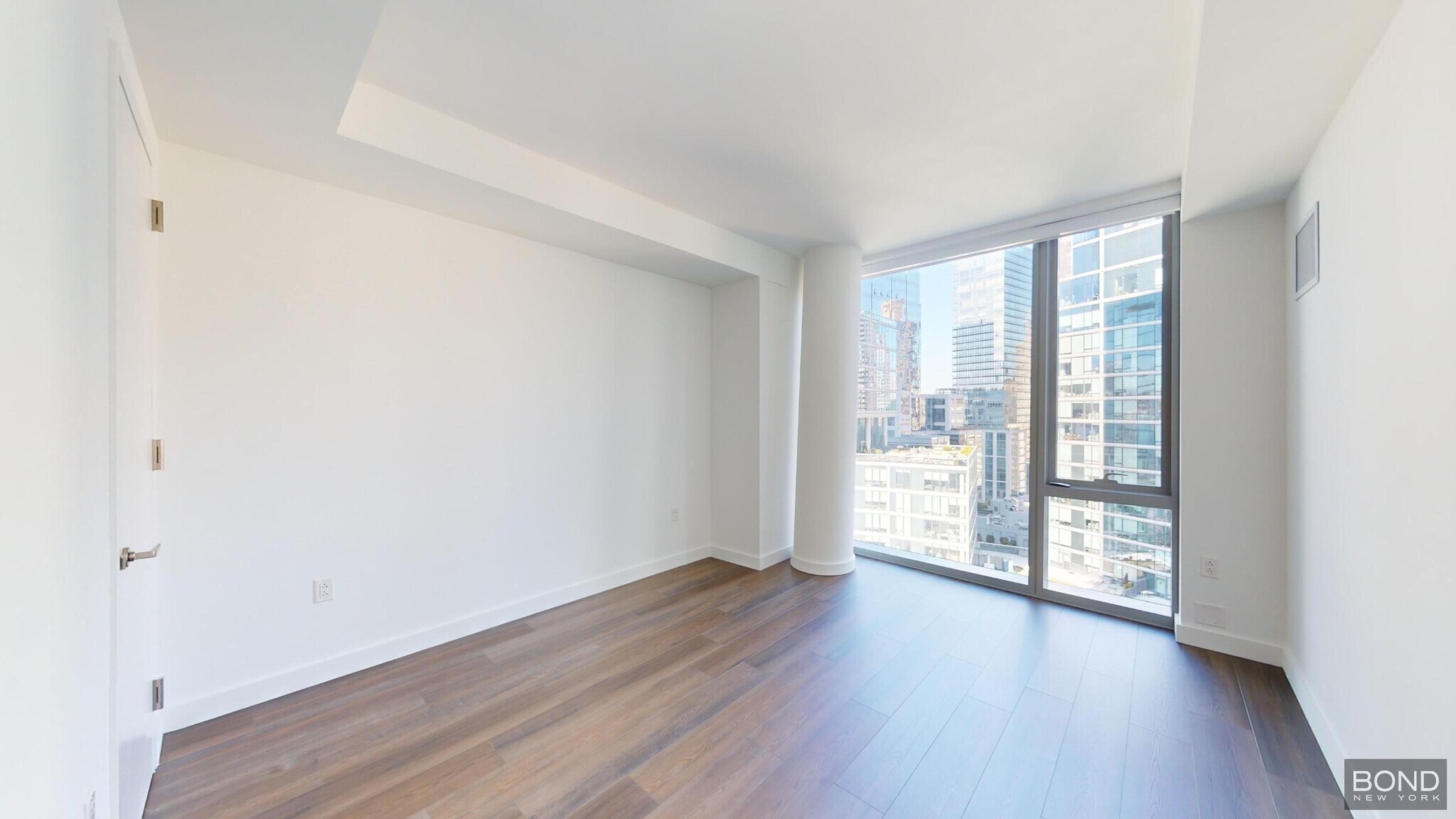 Building Photo - 635 W 59th St