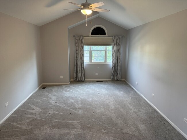 Building Photo - 2037 Waterford Ln