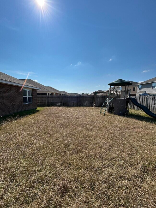 Building Photo - 1048 Limpkin St