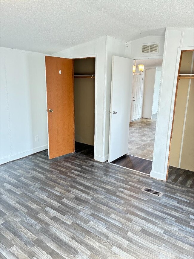 Building Photo - 2316 Wysteria Ln